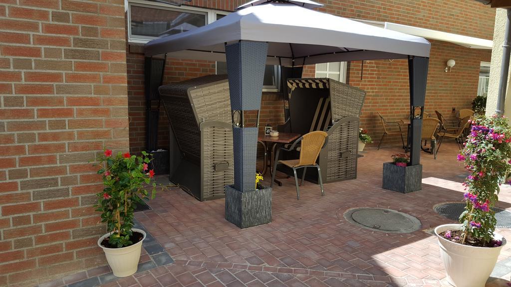 Hotel Drostenhof Garni Езенс Екстер'єр фото